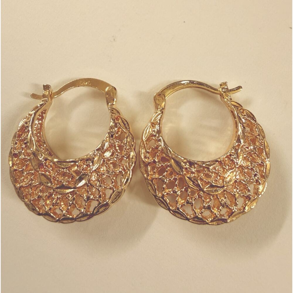 18K Gold Filled Medium Oro Laminado Diamond Cut Round Basket Hoop Click Earrings